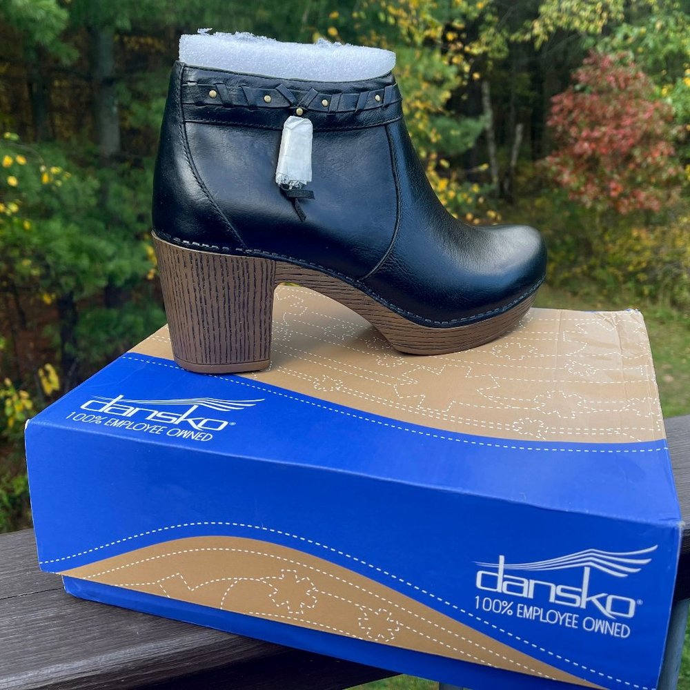 Dansko Dabney Full Grain Leather Tassel Ankle Boot Size 42